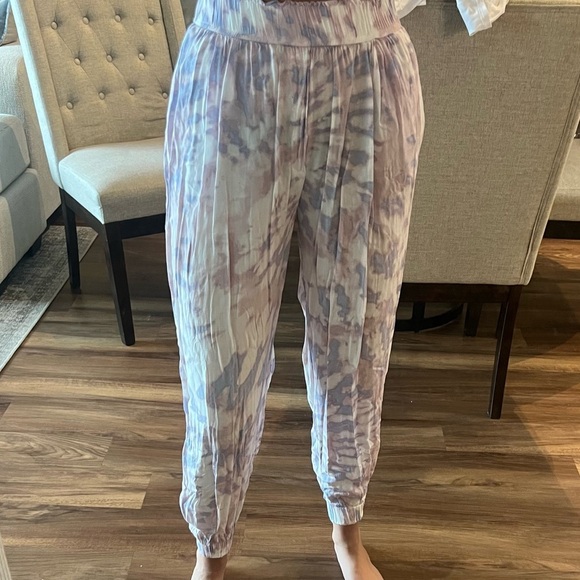 Shop Talulah tie-dye joggers - Picture 4 of 4